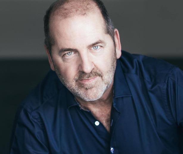 Rencontre avec Luc Dionne : plongez dans l’univers fascinant de l’un de nos plus grands auteurs de séries policières